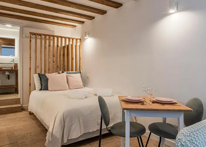 Chalet Marias - Parede Beach Apartments